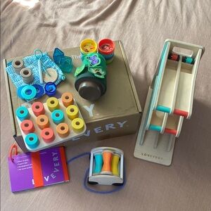 Lovevery The Adventurer Play Kit
Months 16, 17, 18